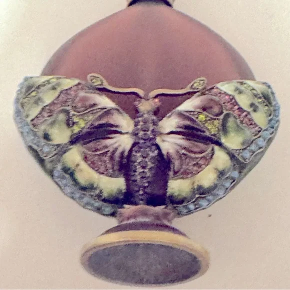 Jeweled Vintage Inspired Butterfly Crystal Perfume Bottle Atomizer - Picture 7 of 9